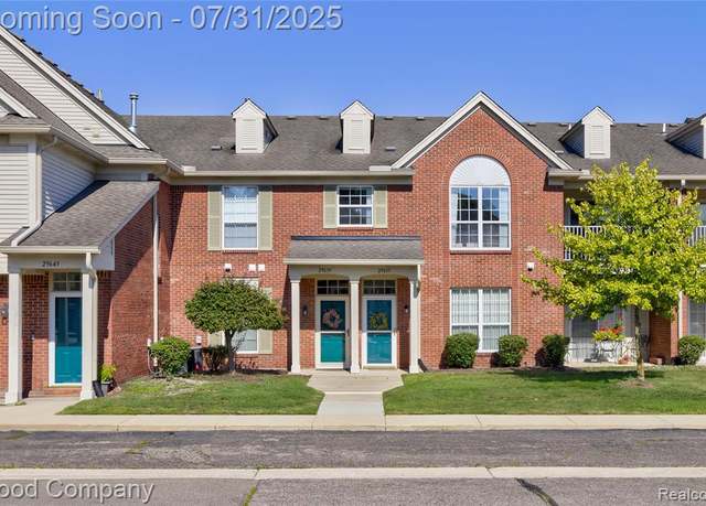Property at 29639 Nottingham Cir, Livonia, MI 48152 2131, 2 beds, 2 baths