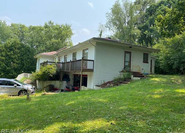 Property at 4094 Larchmoor Dr, Brighton, MI 48114 8626, 4 beds, 3 baths