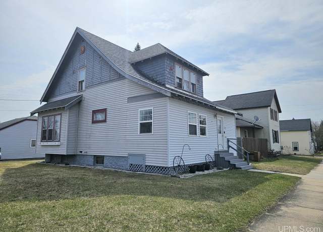 Property at 501 Range St, Manistique, MI 49854, 3 beds, 1.5 baths