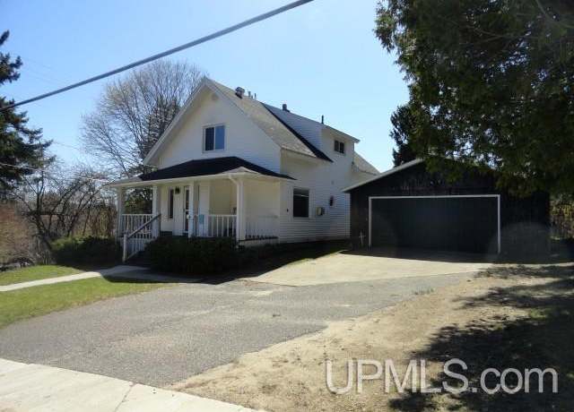 Property at 213 Oak St, Munising, MI 49862, 4 beds, 2 baths