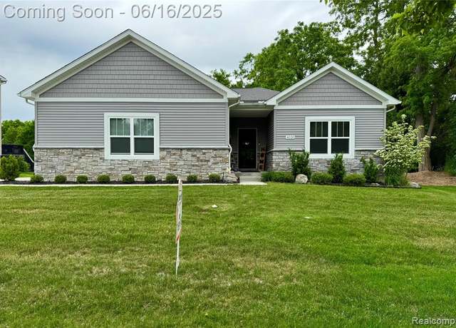 Property at 4020 Oak St, Grand Blanc, MI 48439 3453, 3 beds, 3 baths