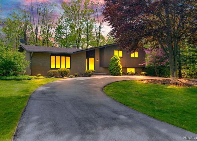 Property at 4731 PATRICK Rd, West Bloomfield, MI 48322 1666, 3 beds, 2.5 baths