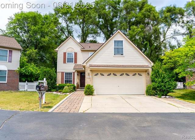 Property at 38604 Emerald Ln, Westland, MI 48185 7637, 3 beds, 2.5 baths