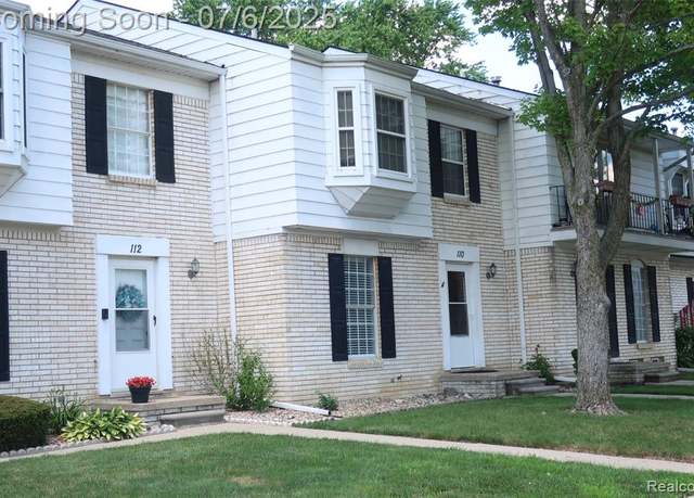 Property at 110 Stratford Ln, Rochester Hills, MI 48309 2073, 3 beds, 2.5 baths