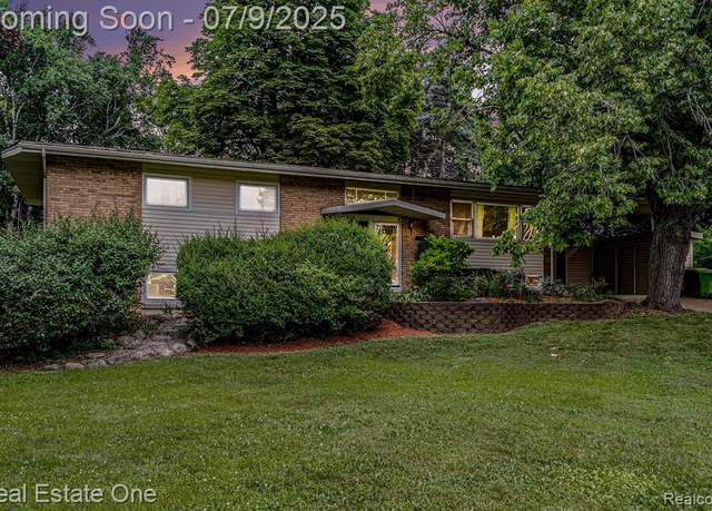 Property at 44080 Marlson Ave, Novi, MI 48375 1631, 4 beds, 2.5 baths