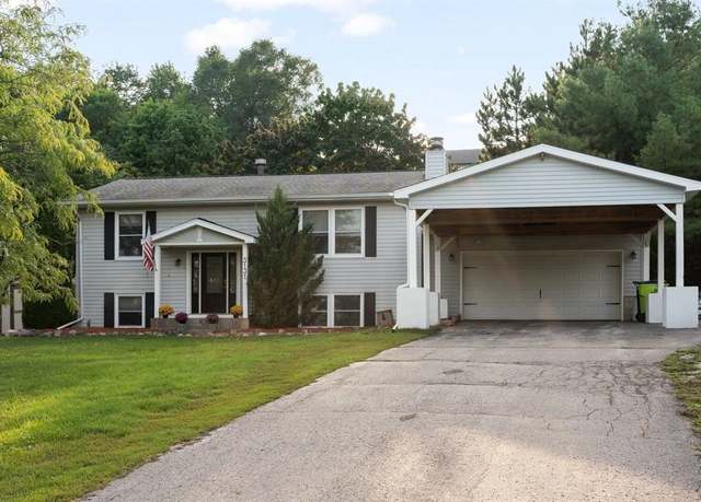 Property at 3131 Paysage Pl, Traverse City, MI 49684, 5 beds, 3 baths