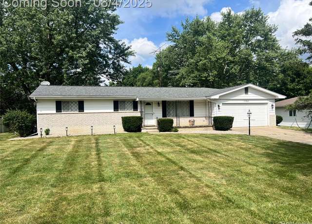 Property at 1362 Heathercrest Dr, Flint, MI 48532 2642, 3 beds, 2.5 baths