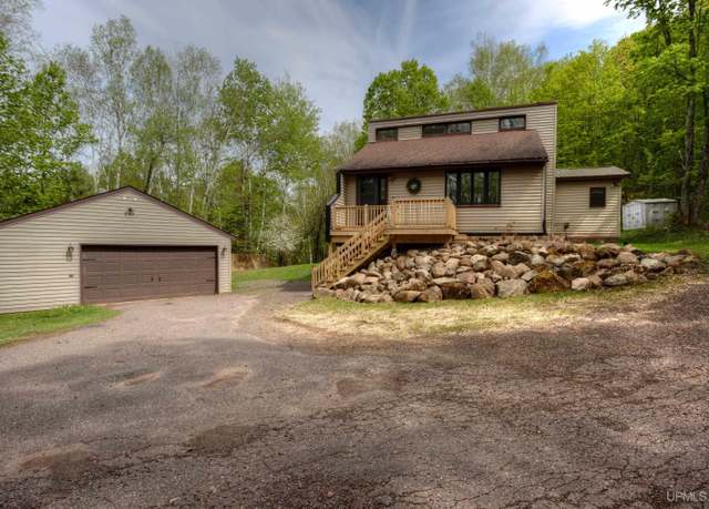 Property at 5481 Center Dr, WI 54534, 3 beds, 1.5 baths