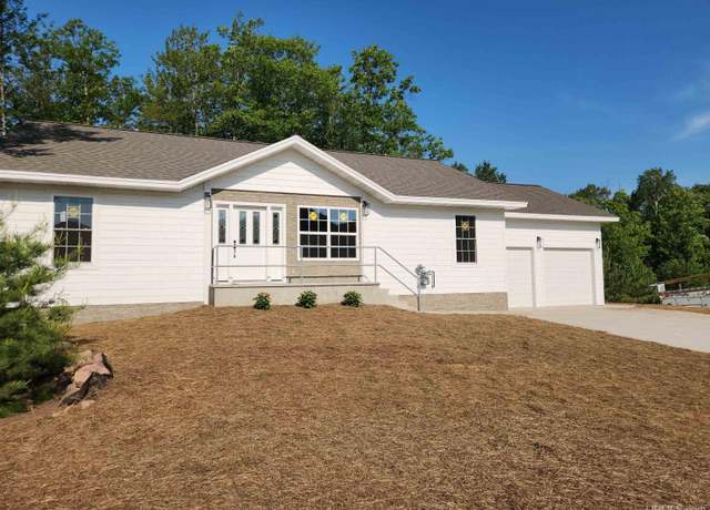 Property at 1922 Sherwood Dr, Houghton, MI 49931, 3 beds, 2 baths