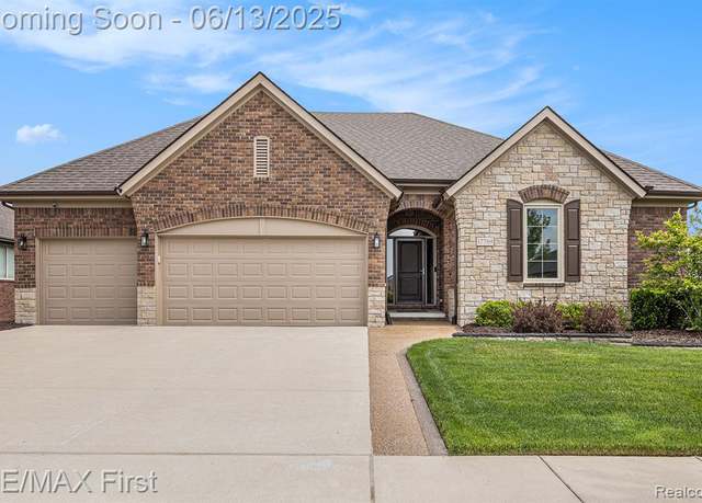 Property at 17769 Tiger Dr, Macomb, MI 48042 1219, 3 beds, 2.5 baths