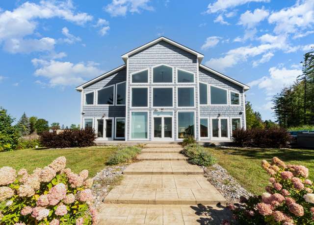 Property at 5480 Heron Cove Ct, Beaverton, MI 48612, 4 beds, 3 baths