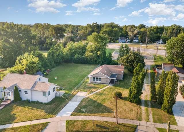 Property at 1235 Wellington St, Bay City, MI 48706, 3 beds, 2 baths