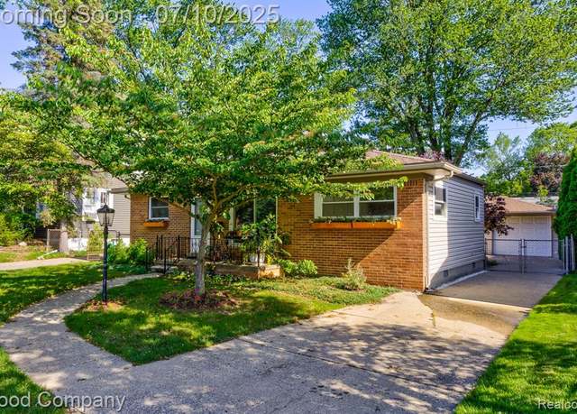 Property at 118 W Bloomfield Ave, Royal Oak, MI 48073 2537, 4 beds, 2 baths