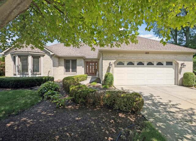 Property at 1671 S Shore Dr, Rochester Hills, MI 48307, 4 beds, 3.5 baths