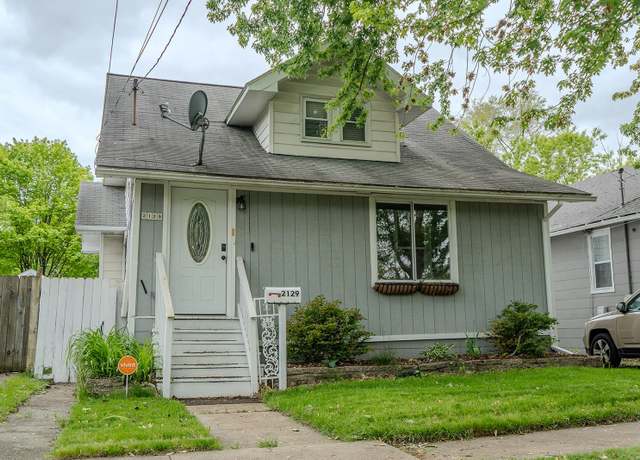 Property at 2129 N Clinton St, Saginaw, MI 48602, 4 beds, 1 bath