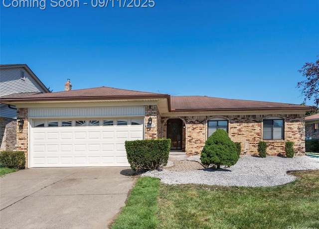 Property at 15297 Spruce Dr, Macomb, MI 48044 2454, 3 beds, 2 baths