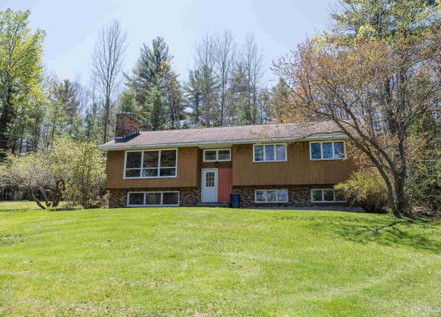 Property at 3507 S State Highway M35 Hwy, Negaunee, MI 49866, 4 beds, 2 baths