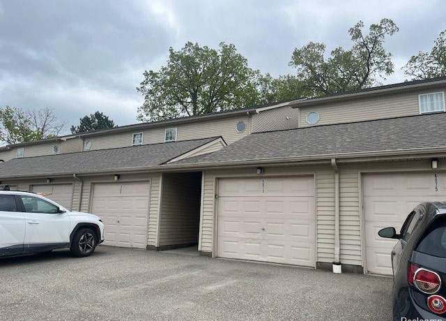 Property at 4971 OAK HILL Dr #49, Waterford, MI 48329 1752, 3 beds, 3 baths