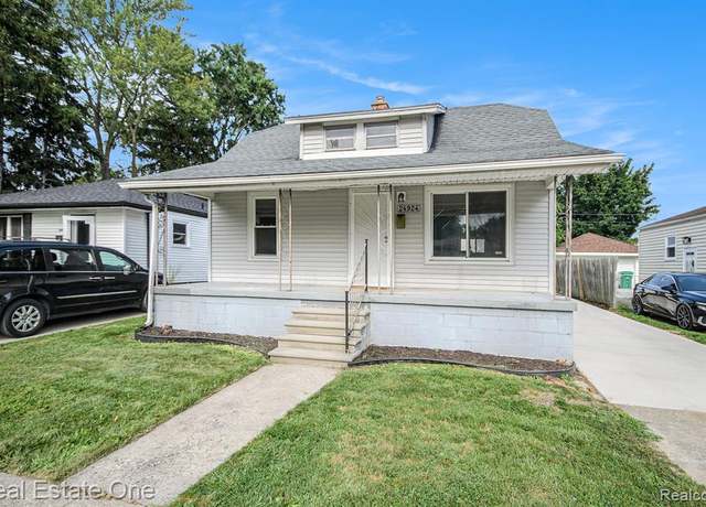 Property at 24924 Tuscany Ave, Eastpointe, MI 48021 1297, 3 beds, 1 bath