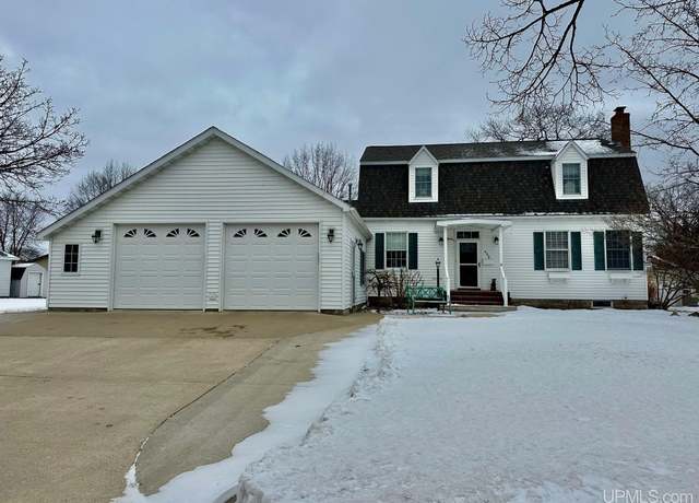 Property at 409 Elm St, Gladstone, MI 49837-0000, 3 beds, 2.5 baths