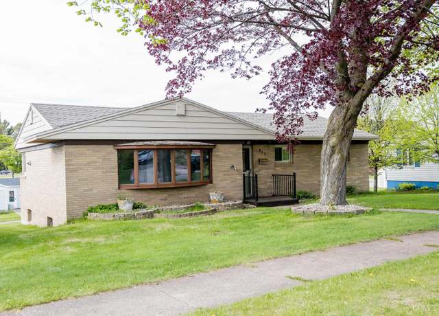 Property at 843 Juniper St, Ishpeming, MI 49849, 3 beds, 1.5 baths