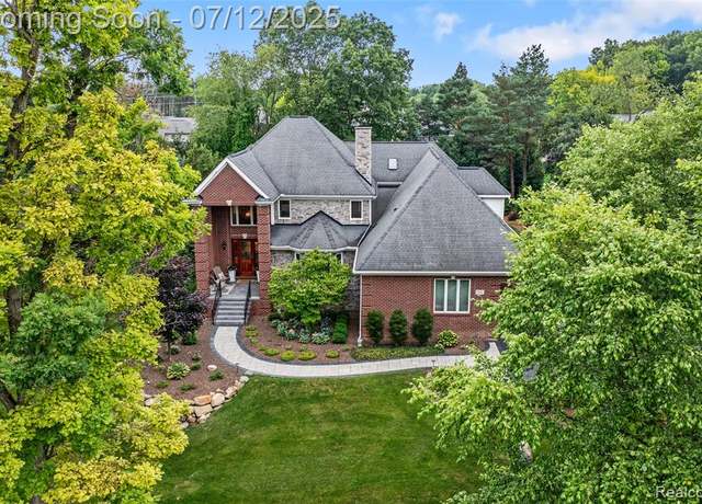Property at 960 Hill Hollow Ln, Milford, MI 48381 4727, 4 beds, 4.5 baths