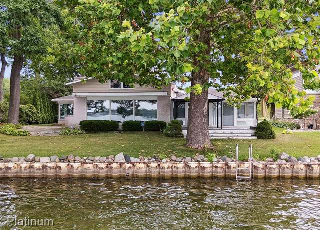 Property at 13366 Wenwood Dr, Fenton, MI 48430 1159, 3 beds, 2 baths