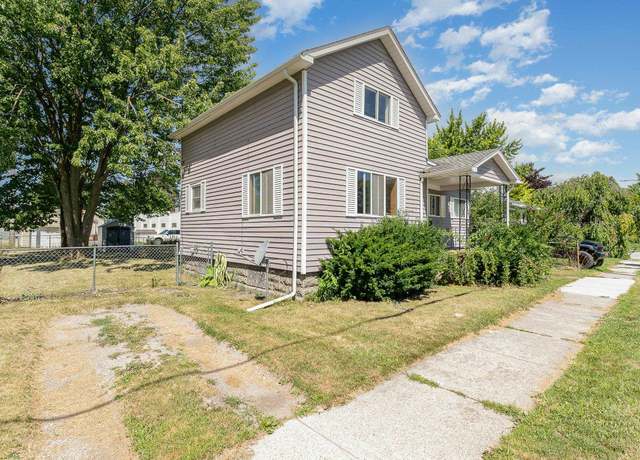 Property at 1304 Stanton St, Bay City, MI 48708, 3 beds, 1 bath