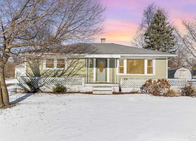 Property at 2044 Reinhardt St, Saginaw, MI 48604, 2 beds, 1 bath