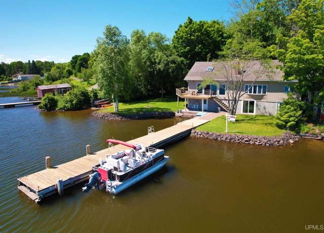 Property at 52170 Canal Rd, Houghton, MI 49931, 4 beds, 2.5 baths