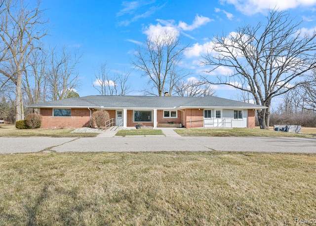 Property at 650 GRACE Ave, Rochester Hills, MI 48307 5105, 5 beds, 2 baths