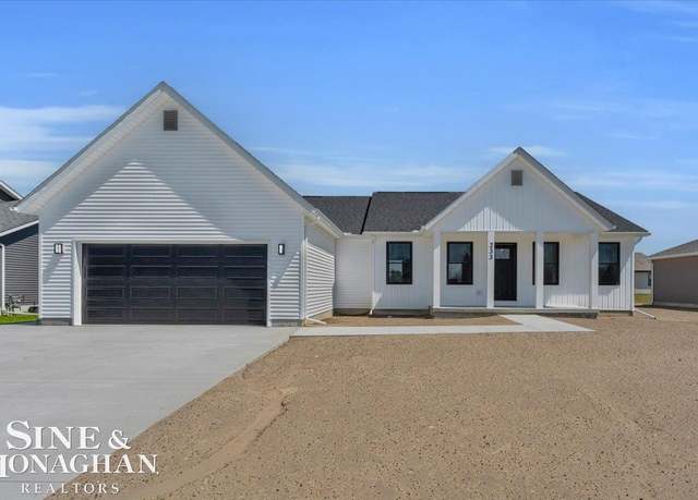 Property at 233 Oregon Ave, Marysville, MI 48040, 3 beds, 2 baths