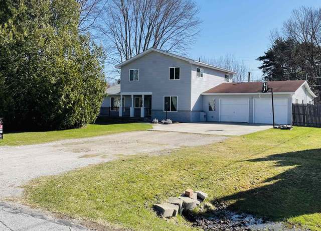 Property at 3050 Westcott Dr, Port Huron, MI 48060, 3 beds, 2 baths