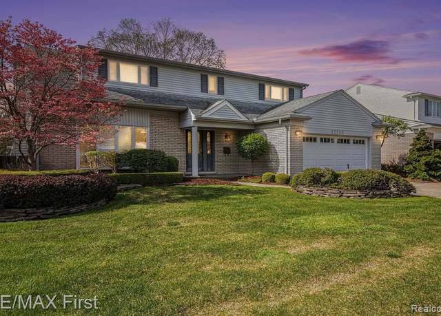 Property at 22500 LAVON St, Saint Clair Shores, MI 48081 2076, 3 beds, 2.5 baths