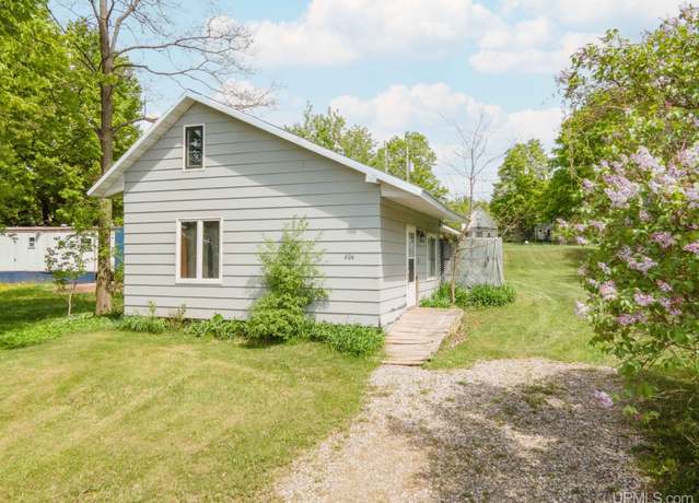 Property at 606 2nd St, Alpha, MI 49902, 2 beds, 1 bath