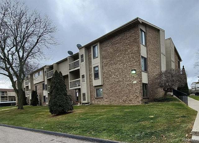Property at 30515 W 14 Mile Rd #30, Farmington Hills, MI 48334 1556, 1 bed, 1 bath