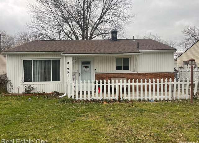 Property at 21951 FERN St, Oak Park, MI 48237 2925, 3 beds, 1 bath