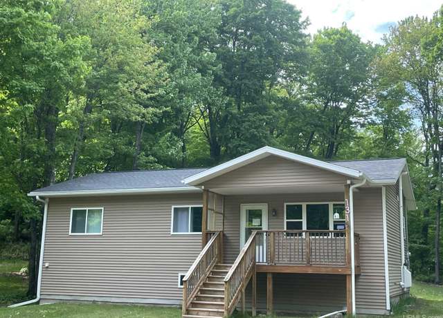 Property at 131 Midway Dr, Negaunee, MI 49866, 2 beds, 1 bath