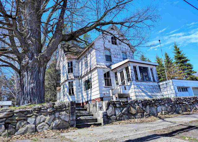 Property at 1102 Calumet Dr, Lake Linden, MI 49945, 4 beds, 2 baths