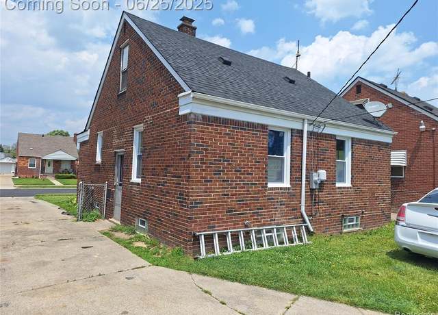 Property at 16640 Eastburn St, Detroit, MI 48205 1531, 3 beds, 1 bath