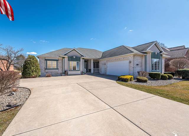 Property at 811 Saint James Park Ave, Monroe, MI 48161, 3 beds, 3.5 baths
