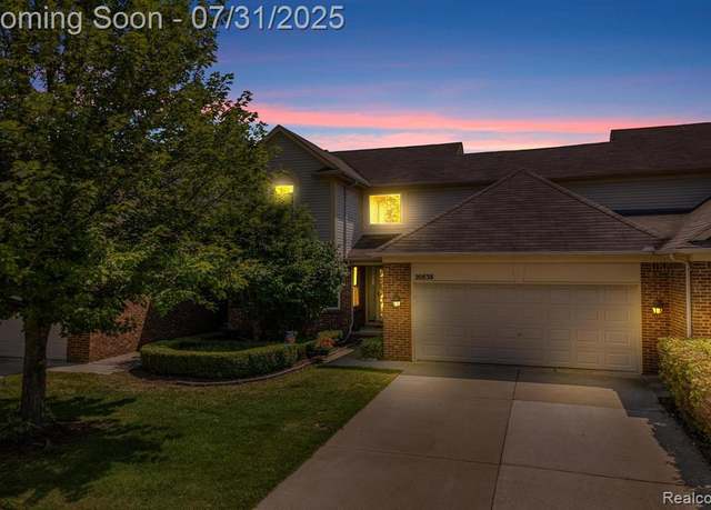 Property at 20838 Sleepy Hollow Dr, Macomb, MI 48044 6332, 2 beds, 2.5 baths