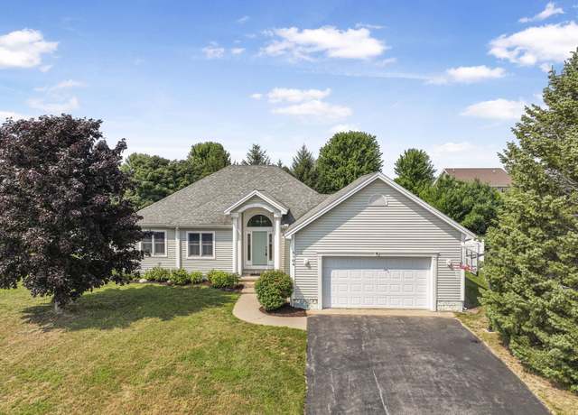 Property at 5104 S Liberty Dr, Traverse City, MI 49684, 4 beds, 3 baths