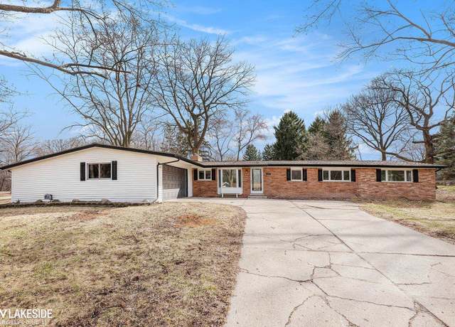Property at 456 Donegal Dr, Rochester Hills, MI 48309, 3 beds, 1.5 baths