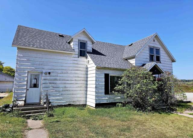 Property at 528 N 11th St, Gladstone, MI 49837, 4 beds, 1 bath