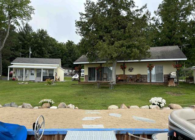 Property at 557 N SCOTT Dr, Farwell, MI 48622, 2 beds, 1 bath