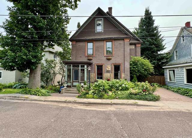 Property at 624 Lake Ave, Hancock, MI 49930, 4 beds, 2 baths