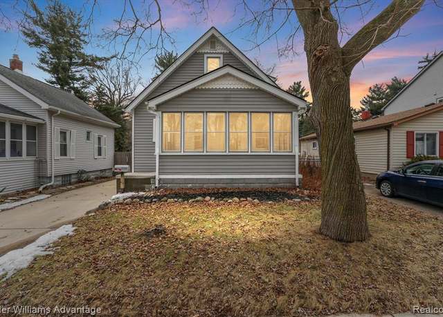 Property at 230 DEWEY St, Royal Oak, MI 48067 1309, 4 beds, 1.5 baths