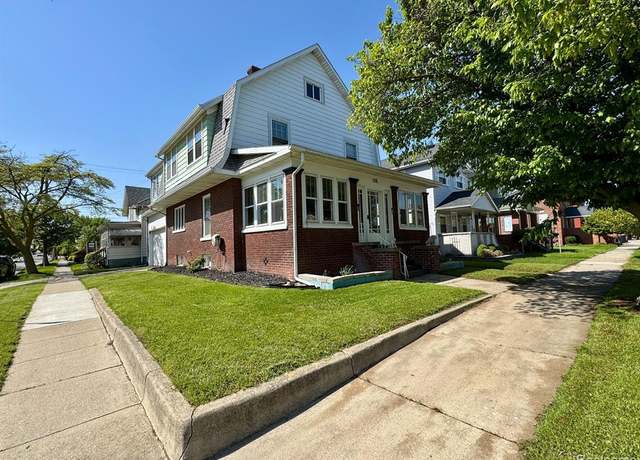 Property at 128 CASS St, Monroe, MI 48161 2310, 4 beds, 2.5 baths