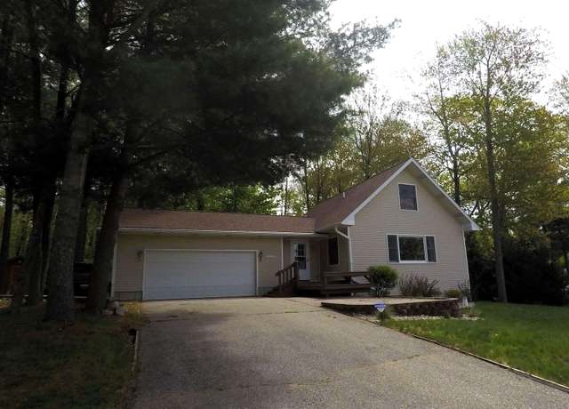 Property at 2118 E Lake Mitchell Dr Lot : 11&12, Cadillac, MI 49601, 3 beds, 1.5 baths